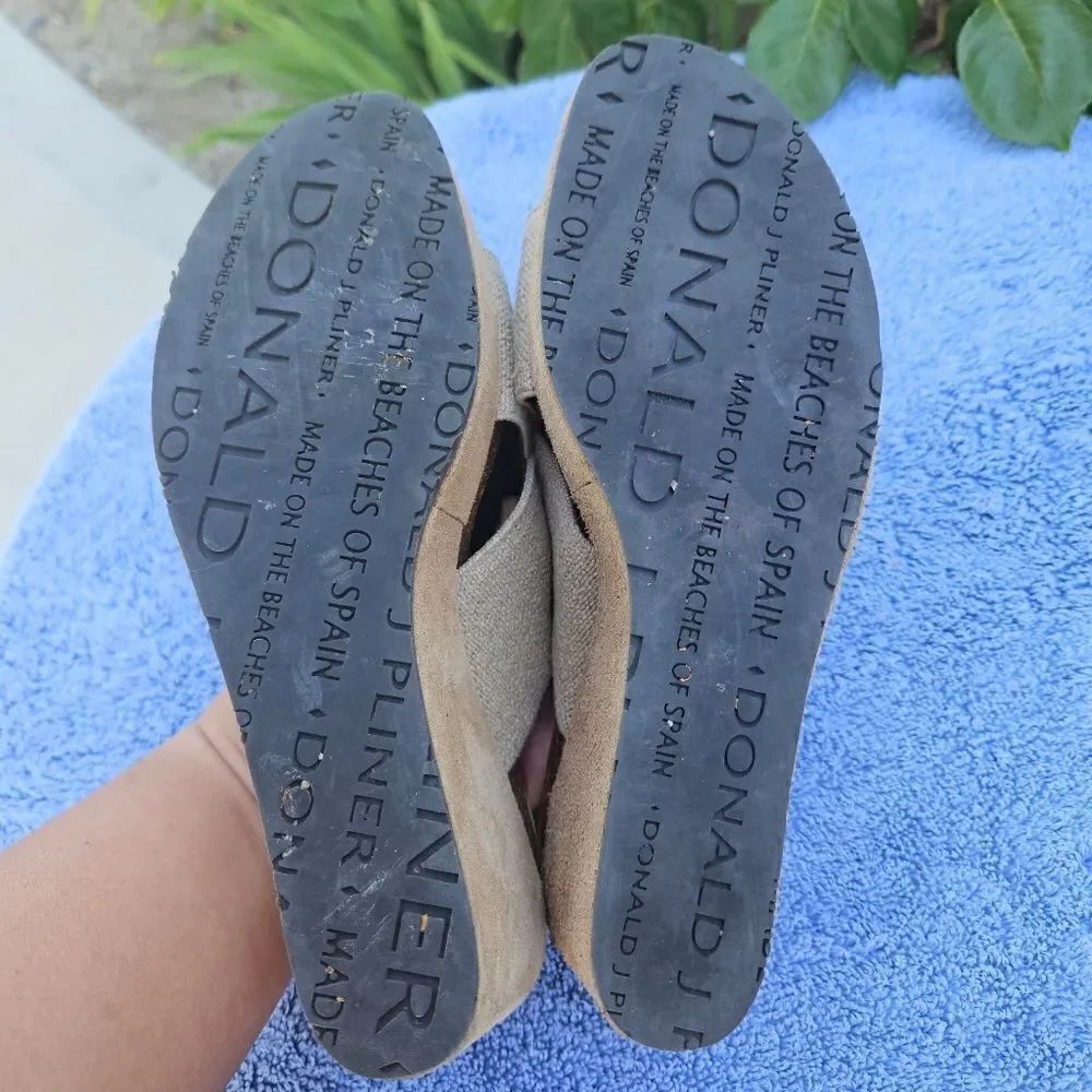Donal J Pliner wedge sandals - Picture 7 of 8